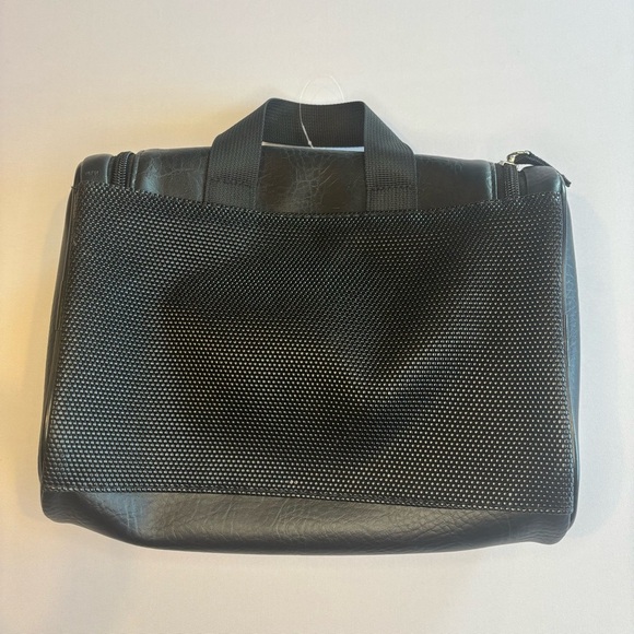 PENGUIN Hanging Toiletry Travel Bag Black Leather w/ Travel Bottle Full Zip NWOT - Picture 10 of 12